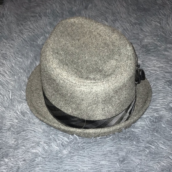 ☠️adorable grey wool Volcom fedora w/satin bow - Picture 5 of 5